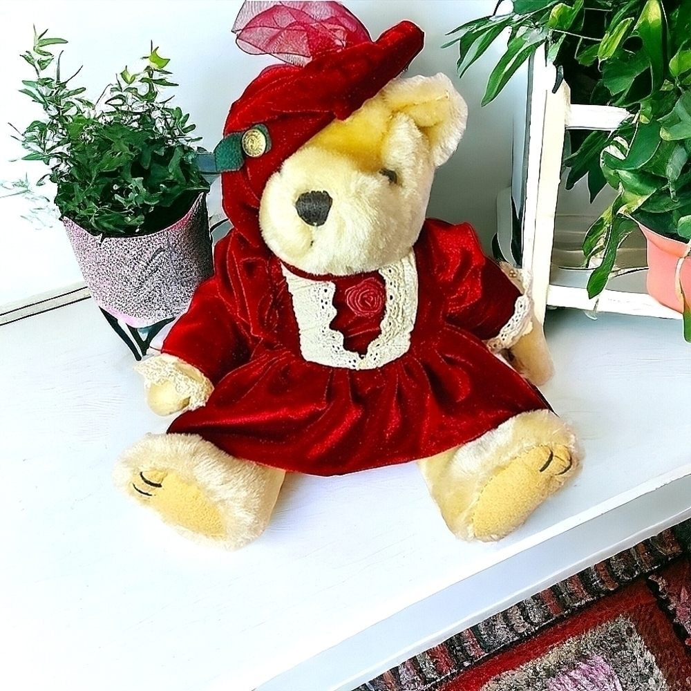 Vintage Pickford Bears “Pearl” Plush Stuffed Bear Collectible